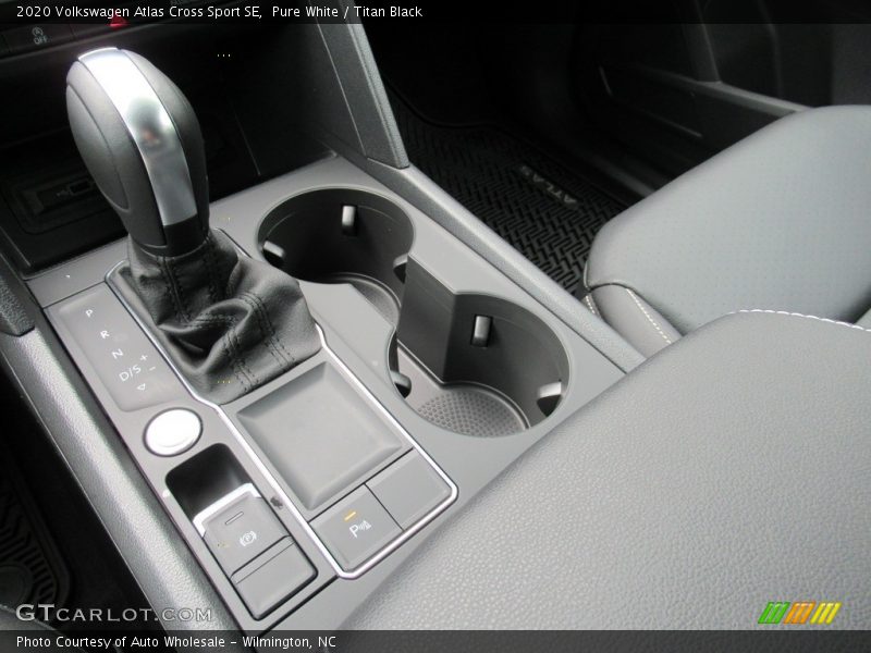 Pure White / Titan Black 2020 Volkswagen Atlas Cross Sport SE
