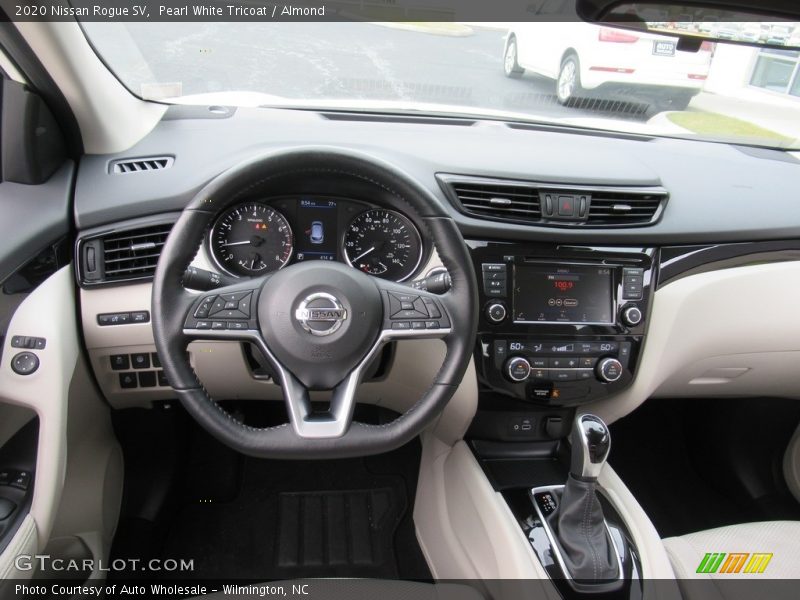 Pearl White Tricoat / Almond 2020 Nissan Rogue SV
