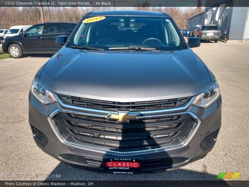 Satin Steel Metallic / Jet Black 2019 Chevrolet Traverse LS