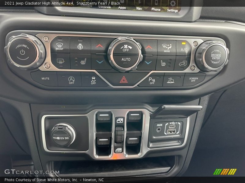 Controls of 2021 Gladiator High Altitude 4x4