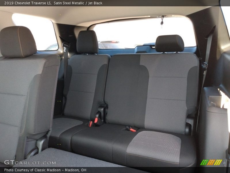 Satin Steel Metallic / Jet Black 2019 Chevrolet Traverse LS