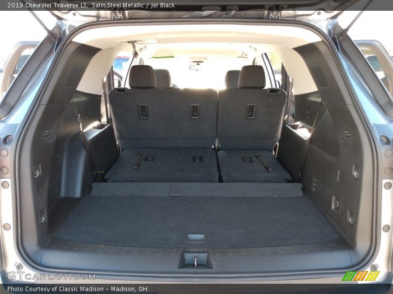 Satin Steel Metallic / Jet Black 2019 Chevrolet Traverse LS