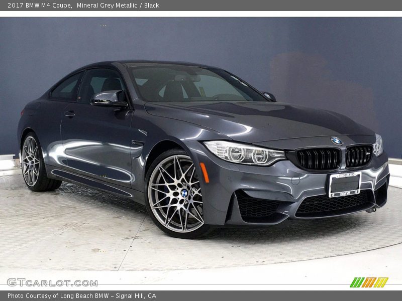 Front 3/4 View of 2017 M4 Coupe