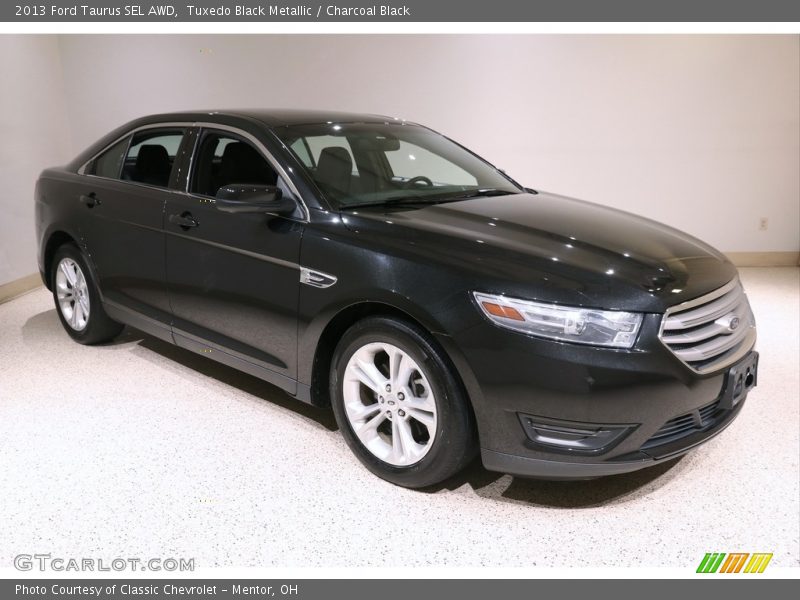 Tuxedo Black Metallic / Charcoal Black 2013 Ford Taurus SEL AWD