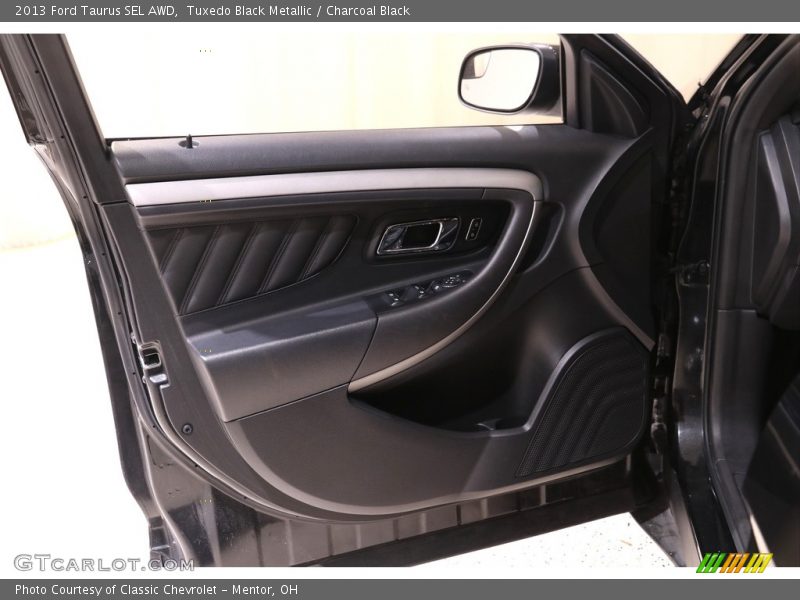 Tuxedo Black Metallic / Charcoal Black 2013 Ford Taurus SEL AWD