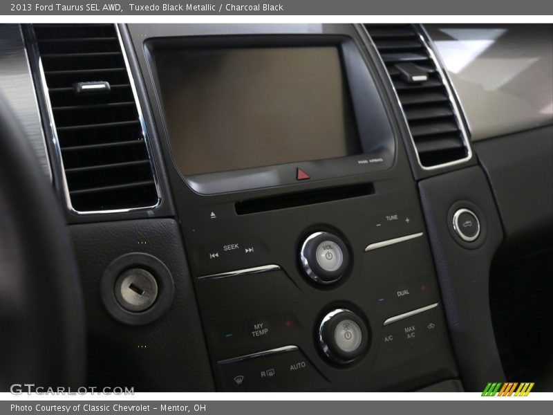 Tuxedo Black Metallic / Charcoal Black 2013 Ford Taurus SEL AWD