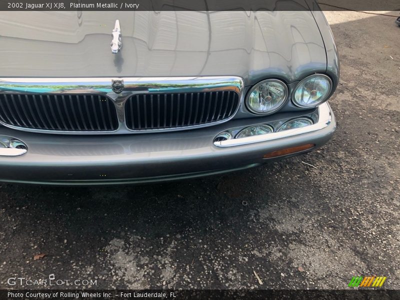 Platinum Metallic / Ivory 2002 Jaguar XJ XJ8