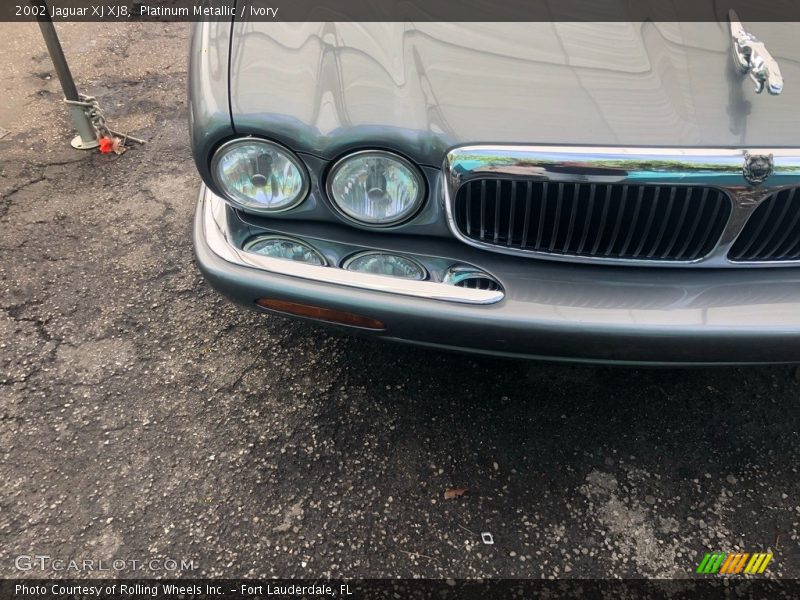 Platinum Metallic / Ivory 2002 Jaguar XJ XJ8