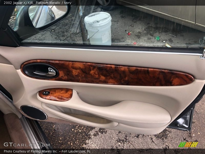 Platinum Metallic / Ivory 2002 Jaguar XJ XJ8