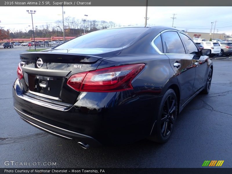 Super Black / Charcoal 2016 Nissan Altima 2.5 SR
