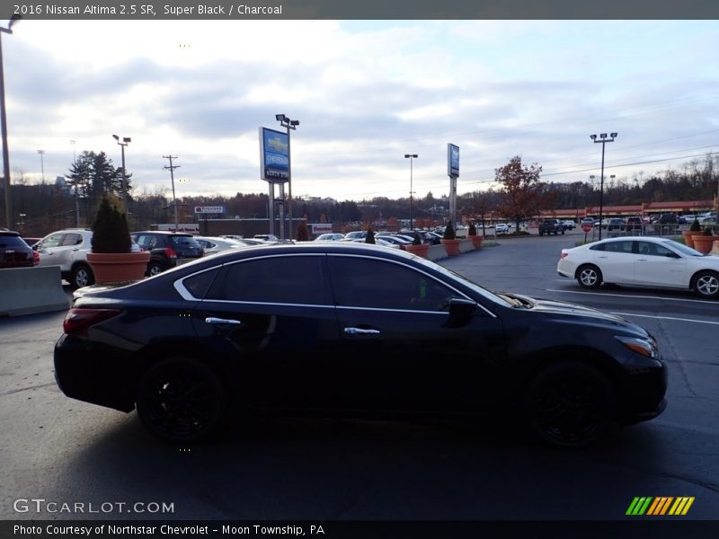 Super Black / Charcoal 2016 Nissan Altima 2.5 SR