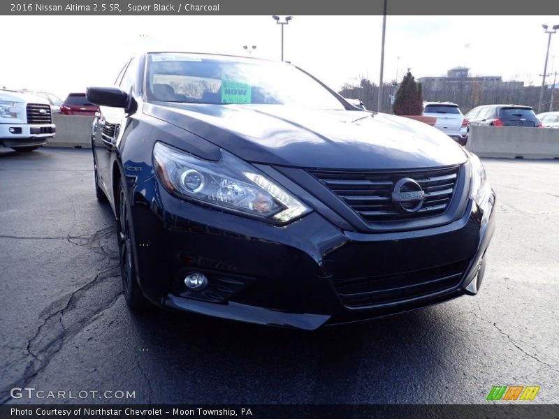 Super Black / Charcoal 2016 Nissan Altima 2.5 SR