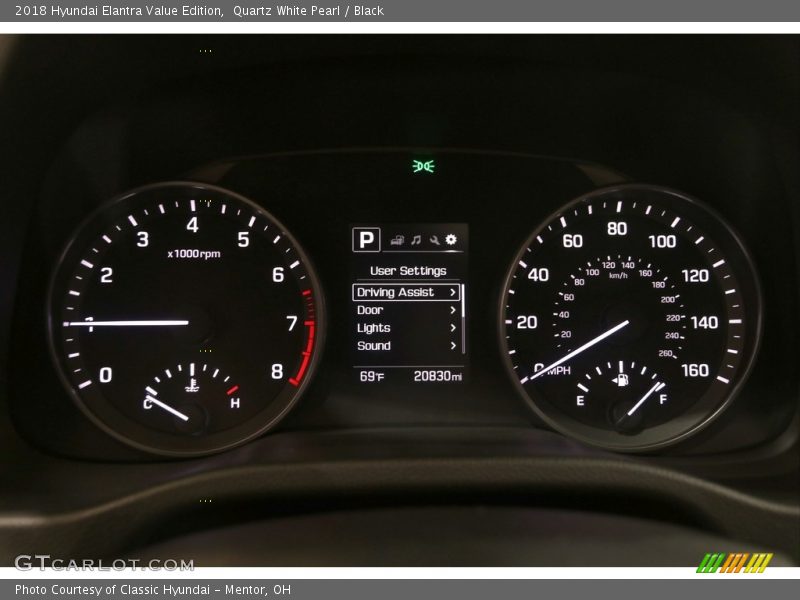 Quartz White Pearl / Black 2018 Hyundai Elantra Value Edition