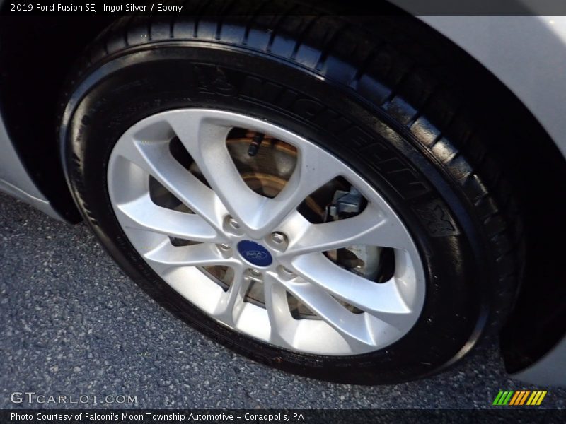 Ingot Silver / Ebony 2019 Ford Fusion SE