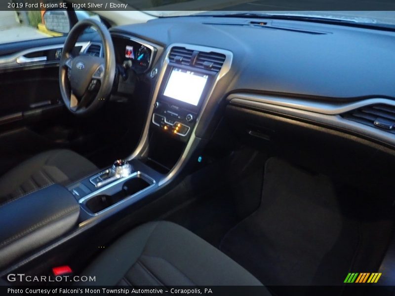 Ingot Silver / Ebony 2019 Ford Fusion SE