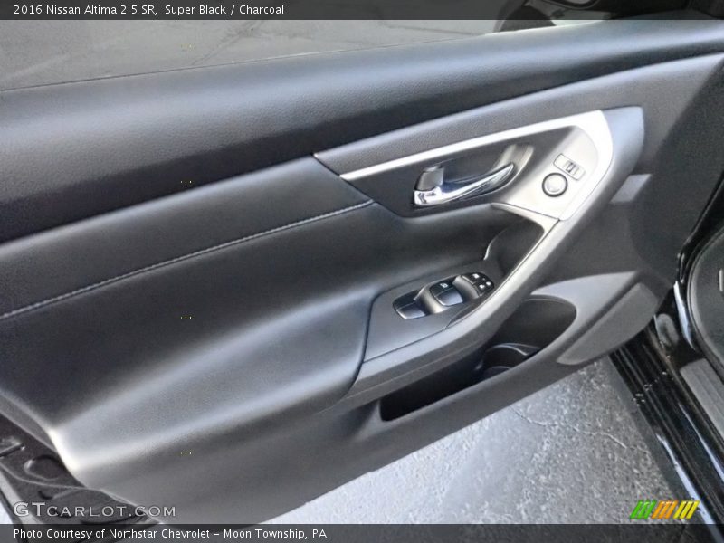 Super Black / Charcoal 2016 Nissan Altima 2.5 SR
