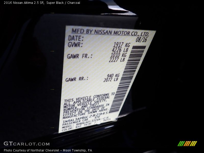 Super Black / Charcoal 2016 Nissan Altima 2.5 SR
