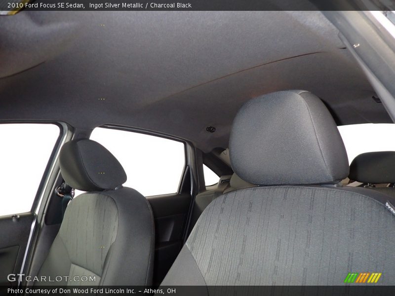 Ingot Silver Metallic / Charcoal Black 2010 Ford Focus SE Sedan