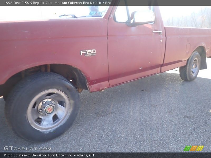 Medium Cabernet Red Metallic / Red 1992 Ford F150 S Regular Cab