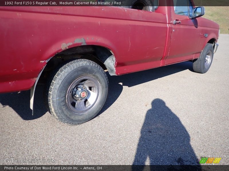 Medium Cabernet Red Metallic / Red 1992 Ford F150 S Regular Cab