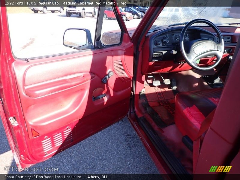 Medium Cabernet Red Metallic / Red 1992 Ford F150 S Regular Cab