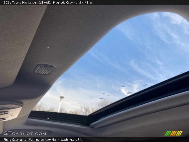 Magnetic Gray Metallic / Black 2021 Toyota Highlander XLE AWD