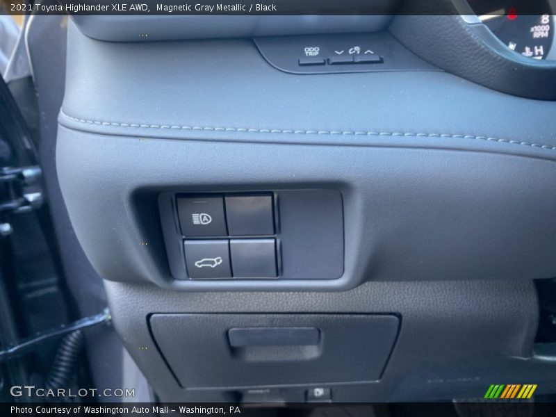 Magnetic Gray Metallic / Black 2021 Toyota Highlander XLE AWD