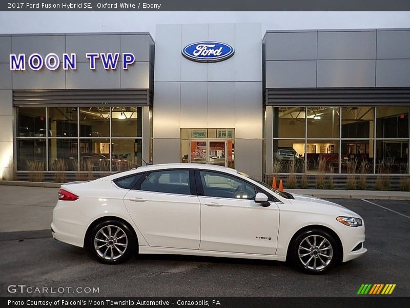 Oxford White / Ebony 2017 Ford Fusion Hybrid SE