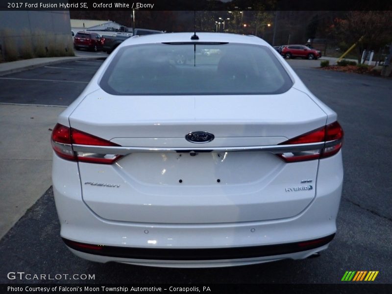 Oxford White / Ebony 2017 Ford Fusion Hybrid SE