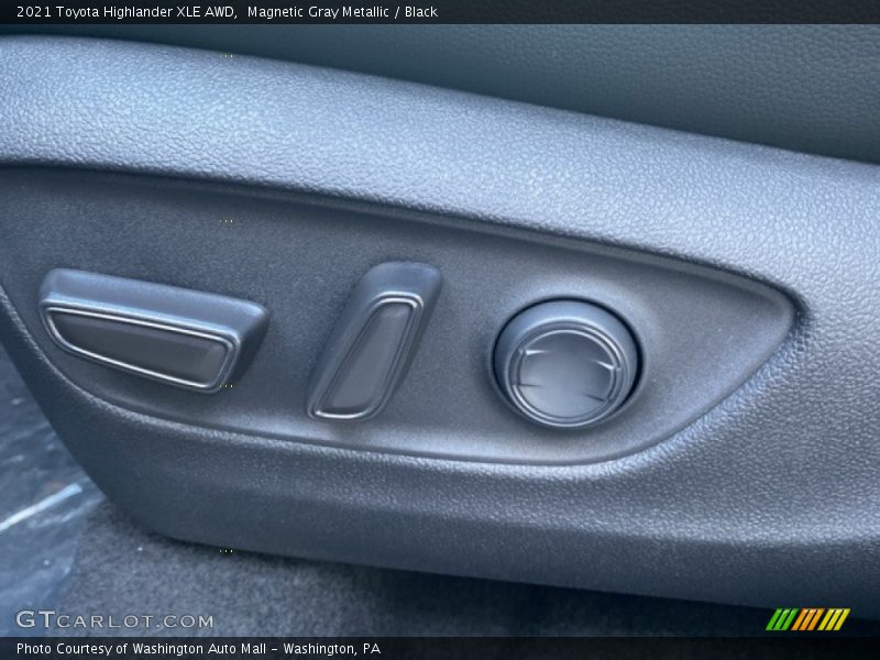 Magnetic Gray Metallic / Black 2021 Toyota Highlander XLE AWD