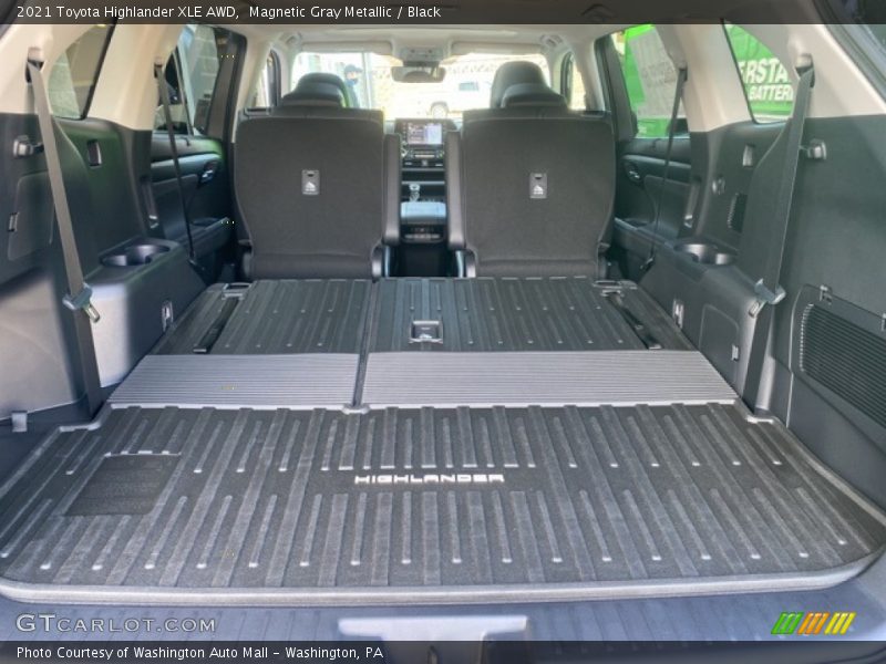 Magnetic Gray Metallic / Black 2021 Toyota Highlander XLE AWD
