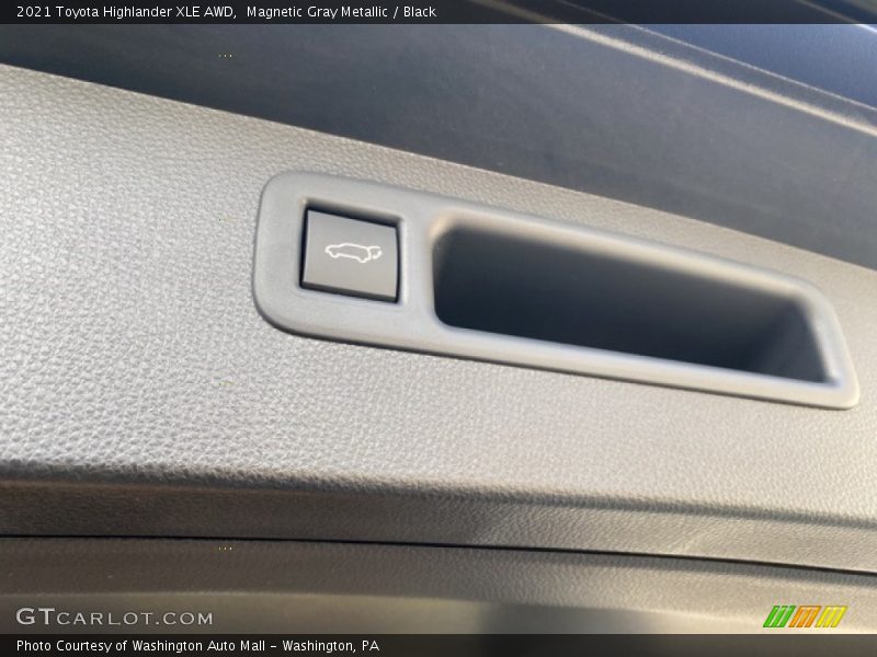Magnetic Gray Metallic / Black 2021 Toyota Highlander XLE AWD
