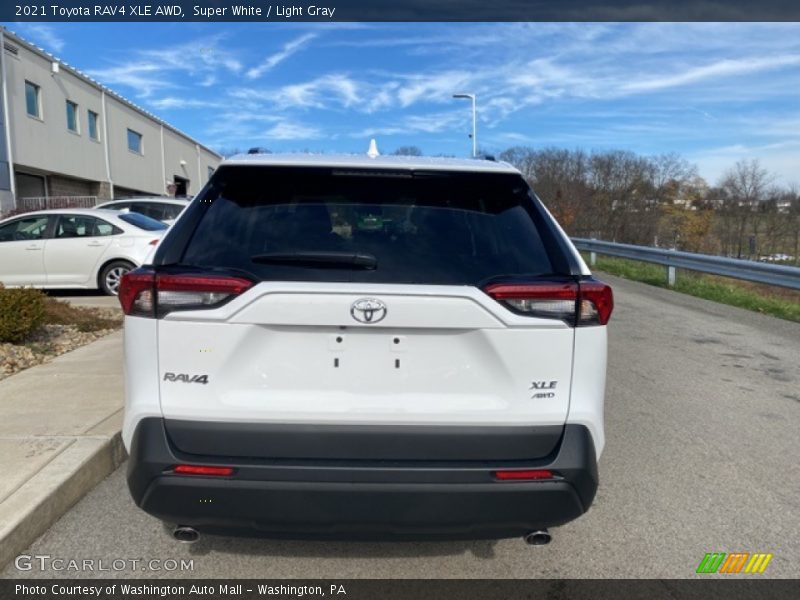 Super White / Light Gray 2021 Toyota RAV4 XLE AWD