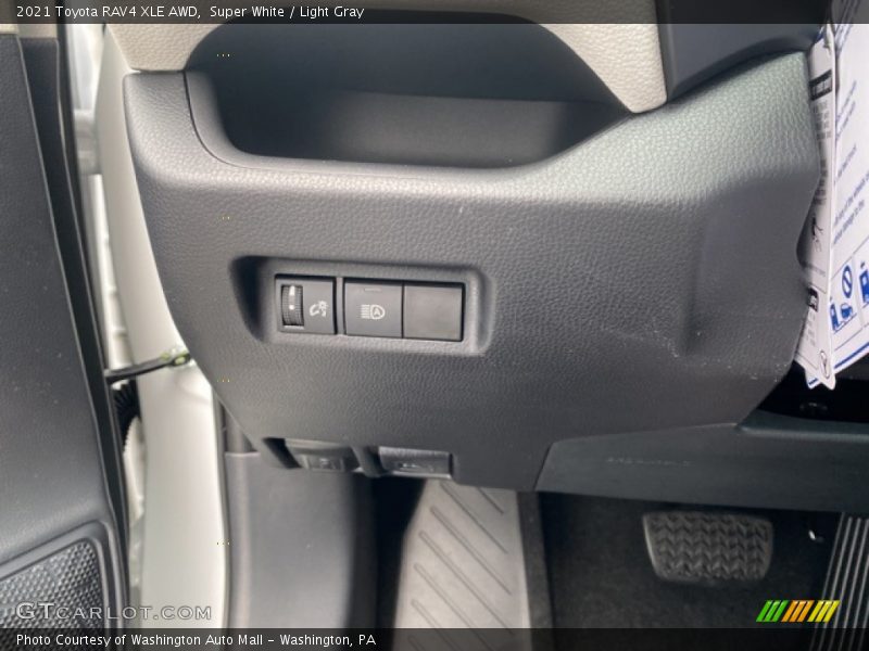 Super White / Light Gray 2021 Toyota RAV4 XLE AWD