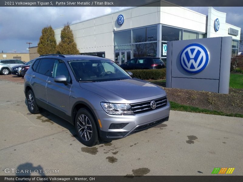 Pyrite Silver Metallic / Titan Black 2021 Volkswagen Tiguan S