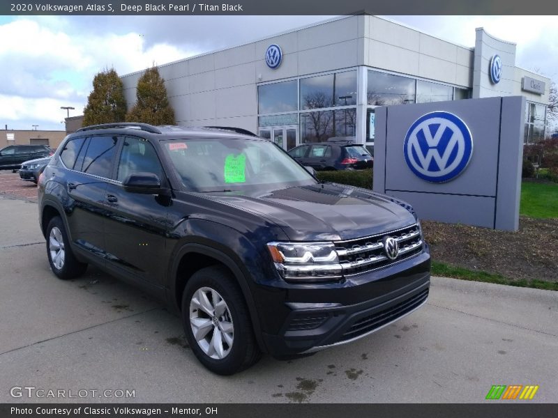 Deep Black Pearl / Titan Black 2020 Volkswagen Atlas S