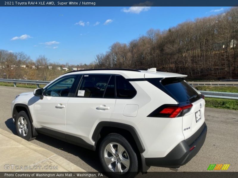 Super White / Nutmeg 2021 Toyota RAV4 XLE AWD