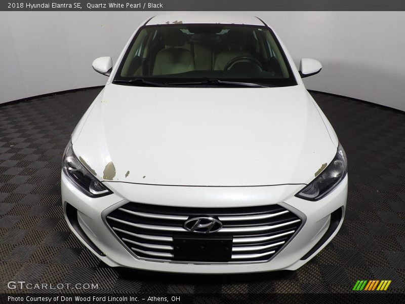 Quartz White Pearl / Black 2018 Hyundai Elantra SE