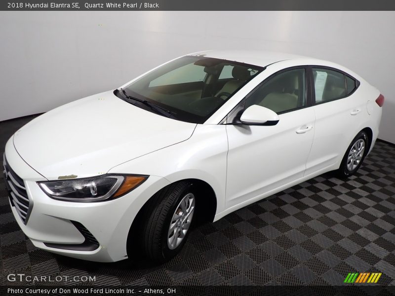 Quartz White Pearl / Black 2018 Hyundai Elantra SE