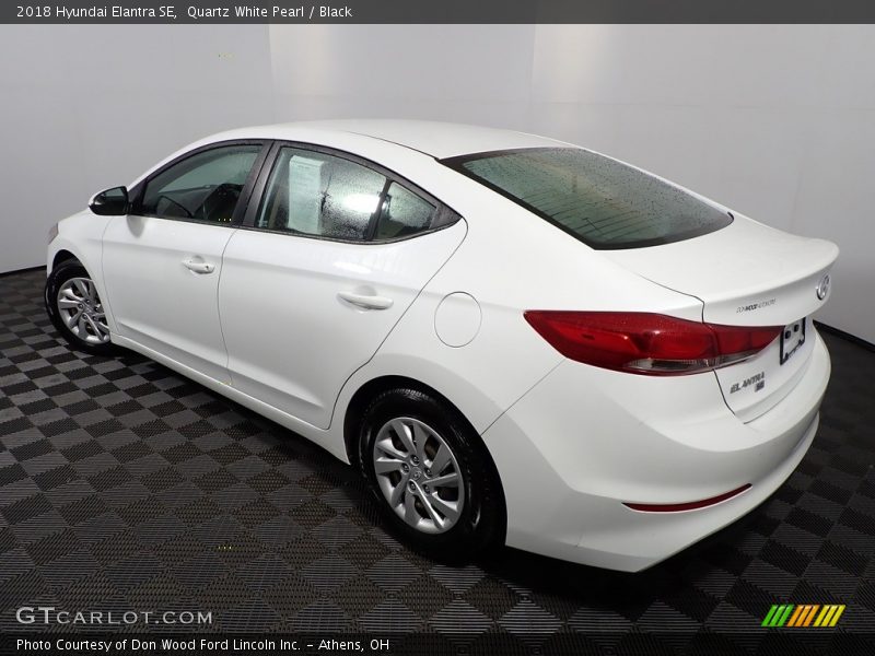 Quartz White Pearl / Black 2018 Hyundai Elantra SE