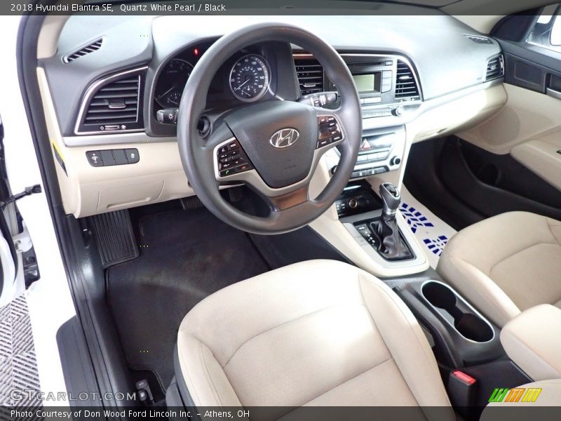 Quartz White Pearl / Black 2018 Hyundai Elantra SE
