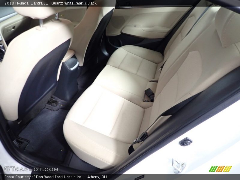 Quartz White Pearl / Black 2018 Hyundai Elantra SE