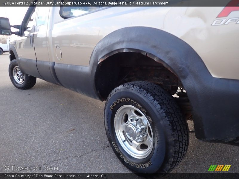 Arizona Beige Metallic / Medium Parchment 2004 Ford F250 Super Duty Lariat SuperCab 4x4