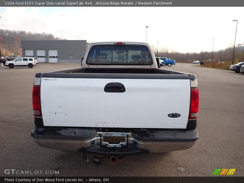 Arizona Beige Metallic / Medium Parchment 2004 Ford F250 Super Duty Lariat SuperCab 4x4