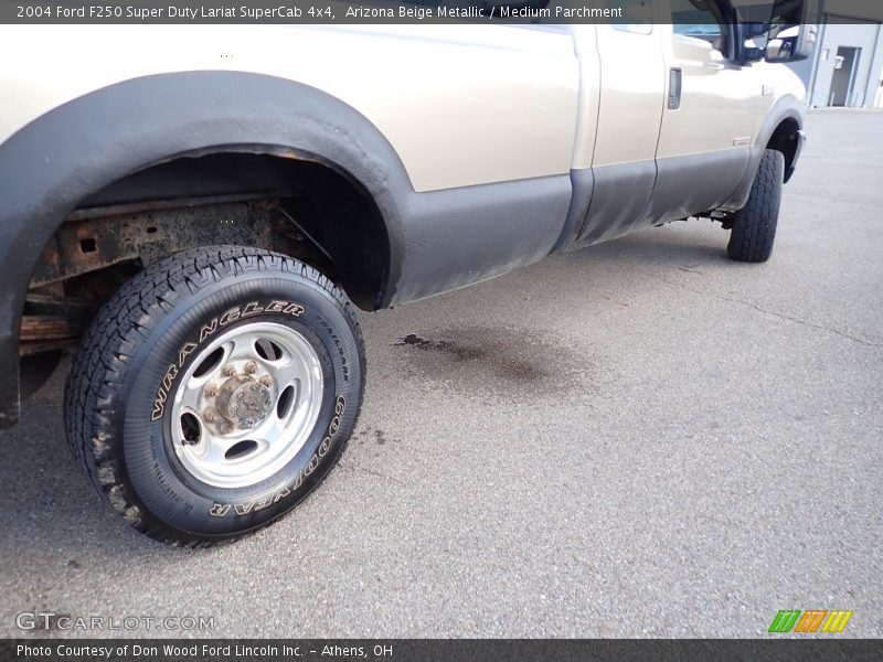 Arizona Beige Metallic / Medium Parchment 2004 Ford F250 Super Duty Lariat SuperCab 4x4