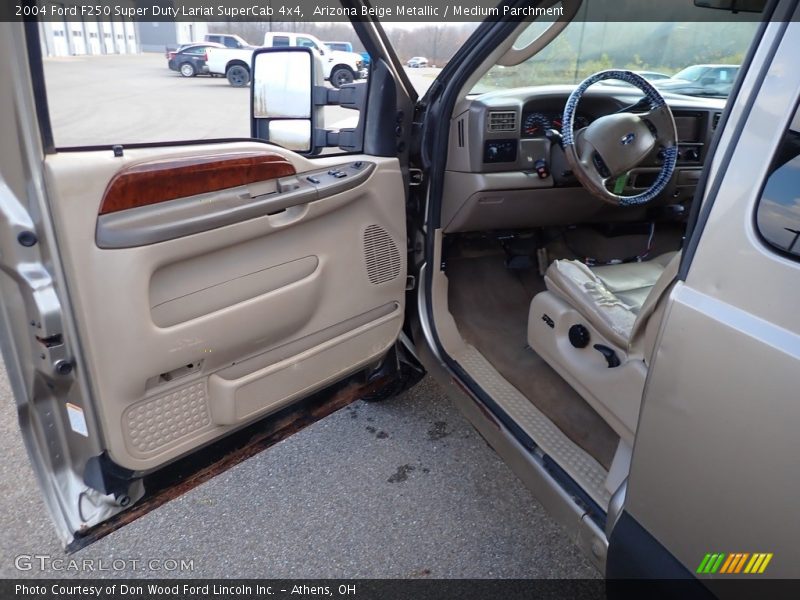 Arizona Beige Metallic / Medium Parchment 2004 Ford F250 Super Duty Lariat SuperCab 4x4