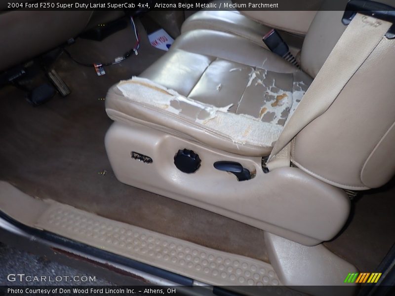 Arizona Beige Metallic / Medium Parchment 2004 Ford F250 Super Duty Lariat SuperCab 4x4