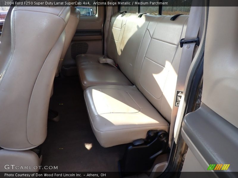Arizona Beige Metallic / Medium Parchment 2004 Ford F250 Super Duty Lariat SuperCab 4x4