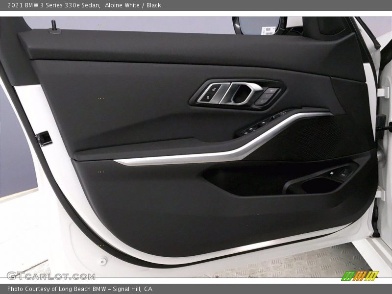 Alpine White / Black 2021 BMW 3 Series 330e Sedan