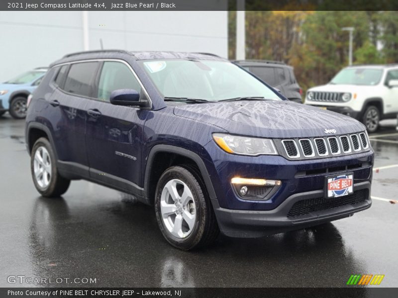 Front 3/4 View of 2021 Compass Latitude 4x4